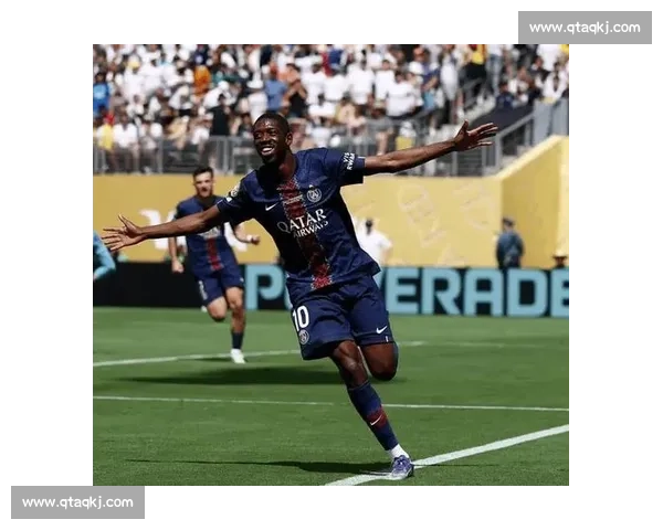 登贝莱晒梅西全套装备：史上最佳❤️